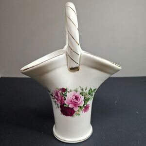 Vtg Pink Red Rose Flower Ceramic Basket Vase w Handle Shabby Chic Cottagecore
